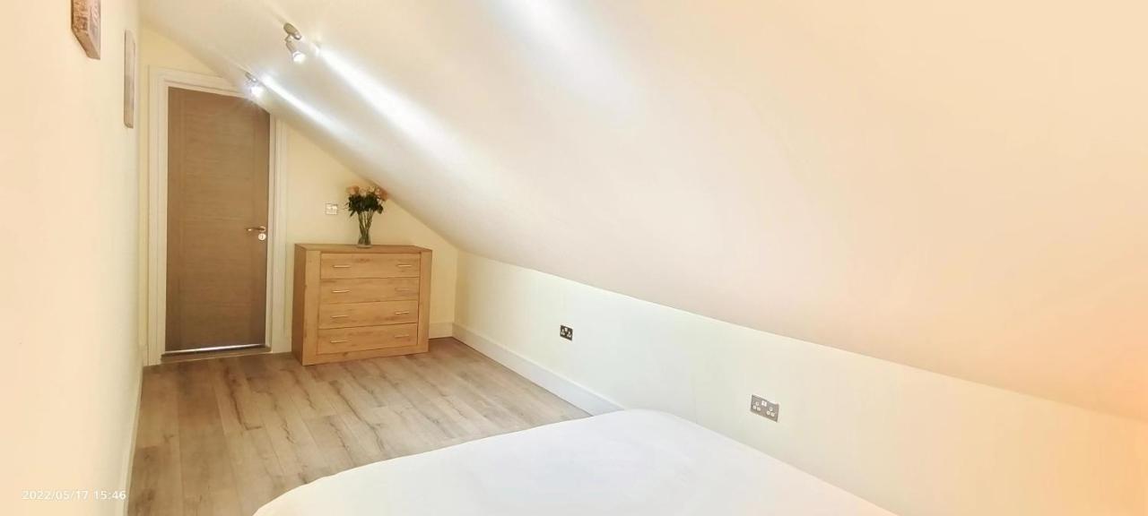 Floor Flat 5 Northwood Apartment