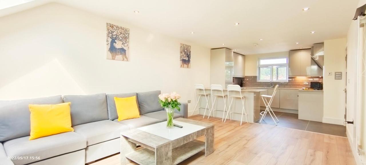 Floor Flat 5 Northwood *